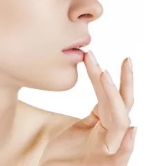 Догляд за губами